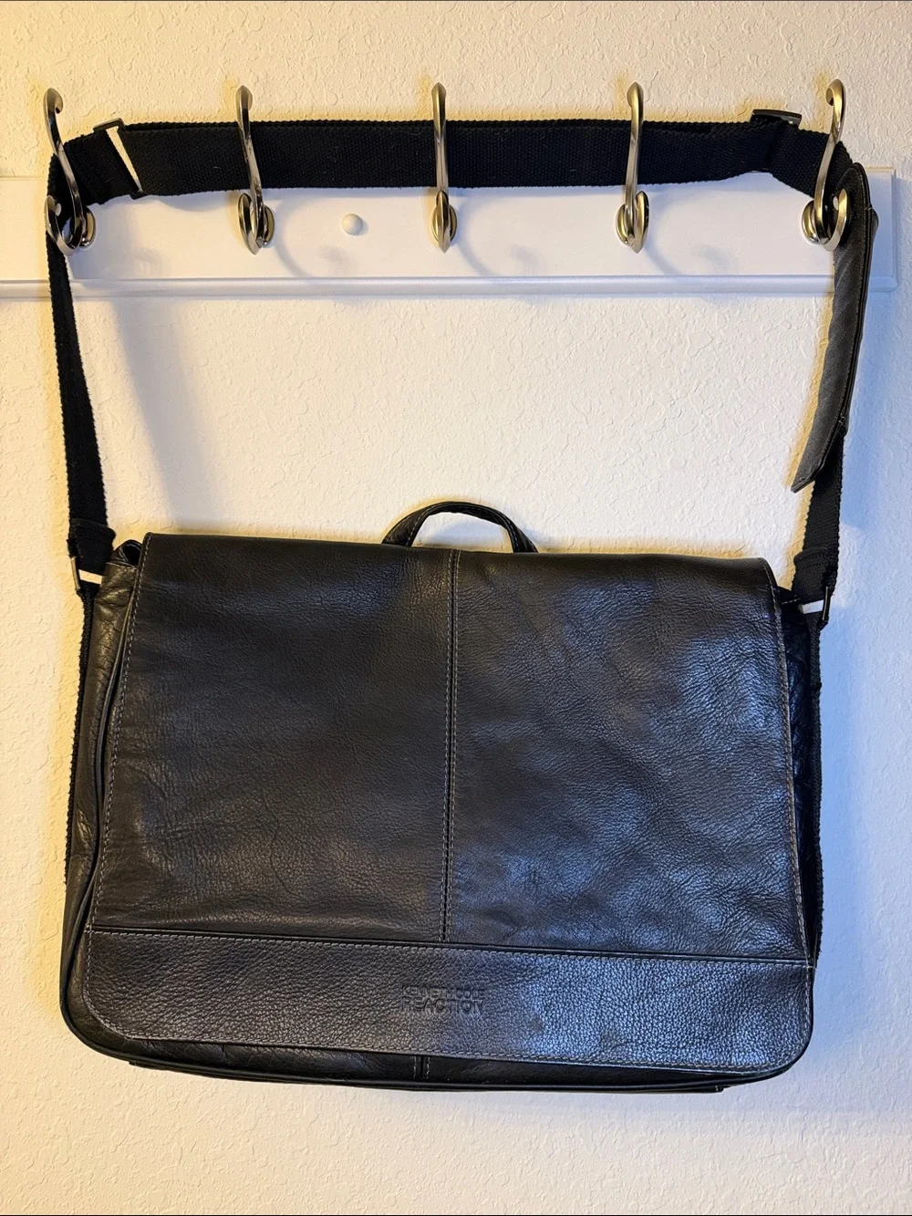Kenneth Cole Reaction Black Leather Messenger Bag with Adjustable Strap